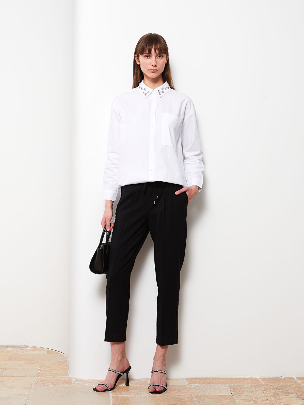 Siyah Beli Lastikli Rahat Kalıp Cep Detaylı Kadın Pantolon