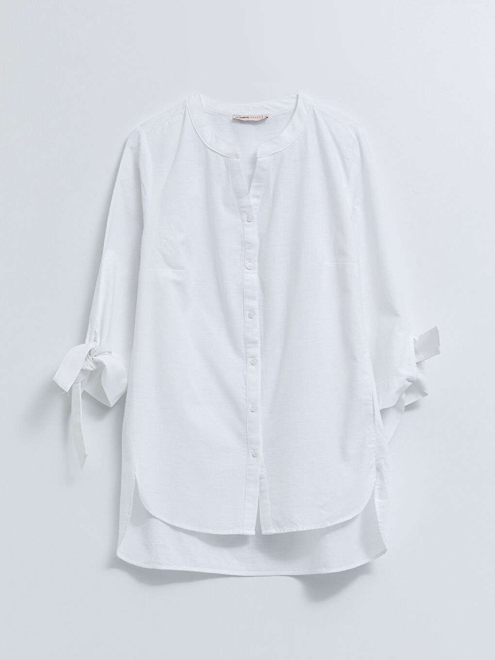 Beyaz Kaçık Yaka Düz Pamuklu Kadın Gömlek-5