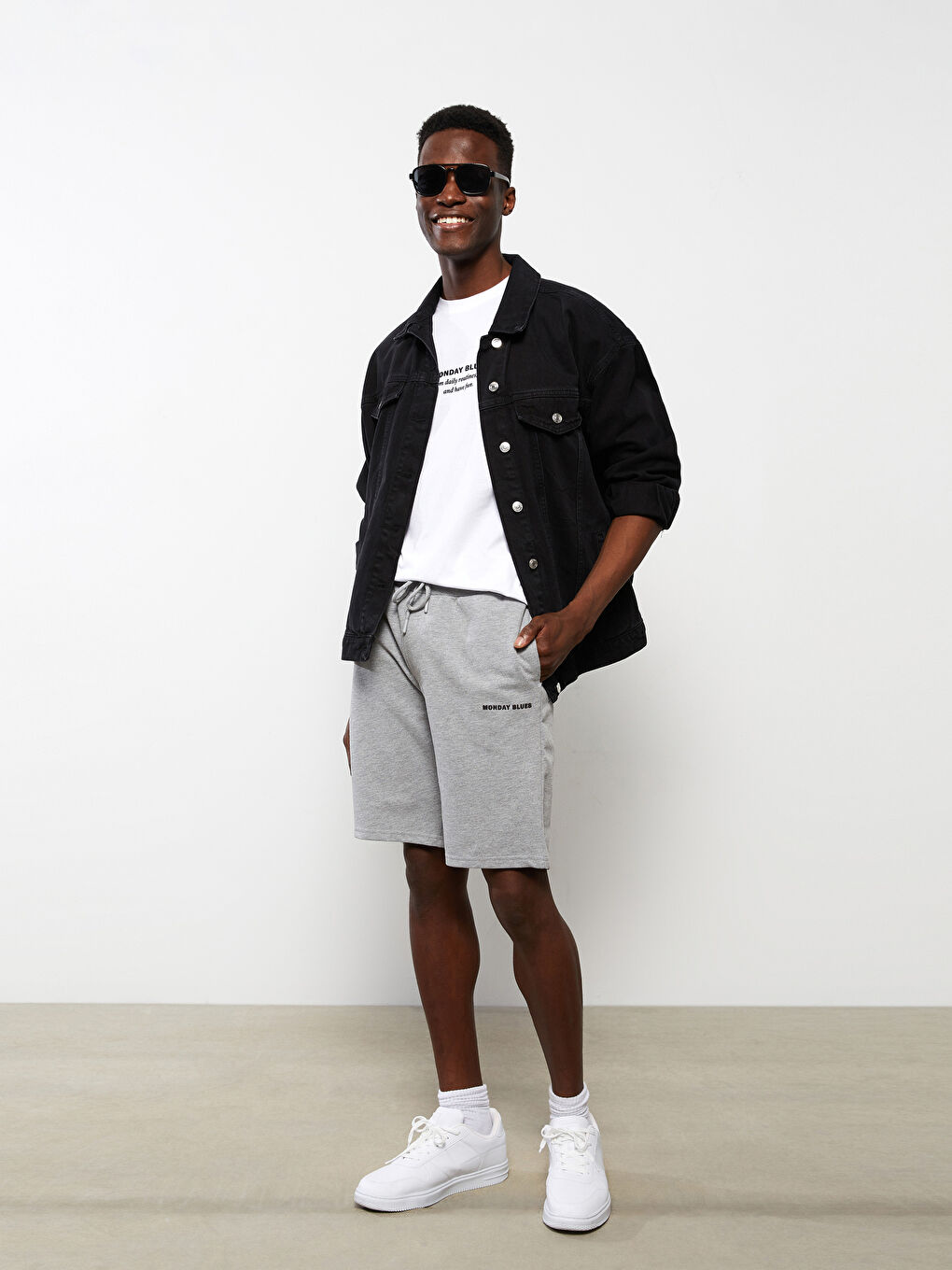 Gri Standart Kalıp Erkek Şort