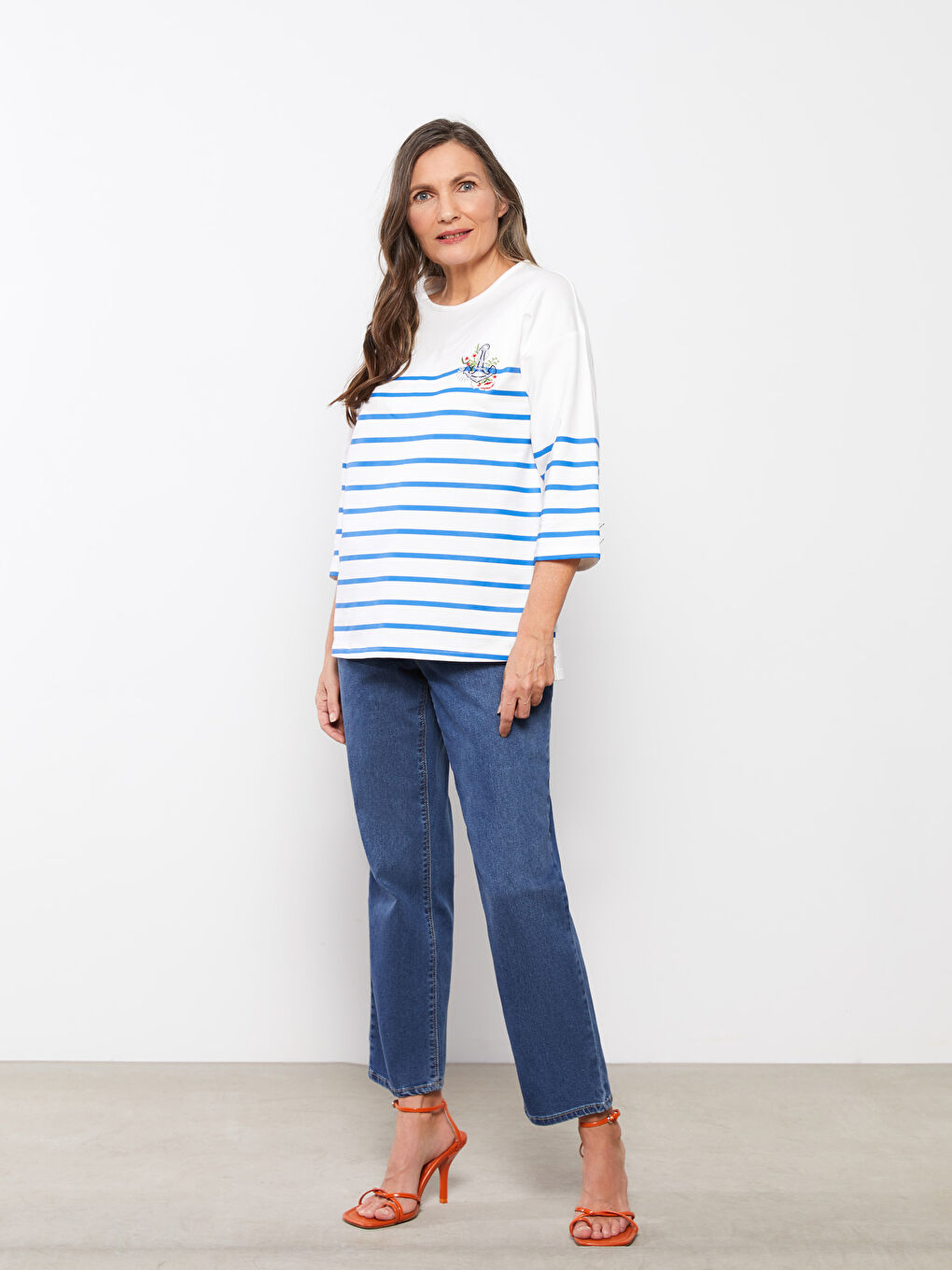 Beyaz Kadın Bisiklet Yaka Çizgili Tişört