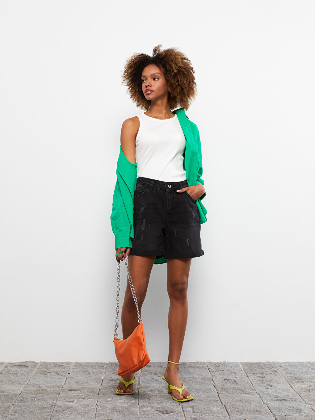Short En Jean Rodeo Pour Femmes Taille Haute Coupe Standard Avec Poches Droites Détaillées-1