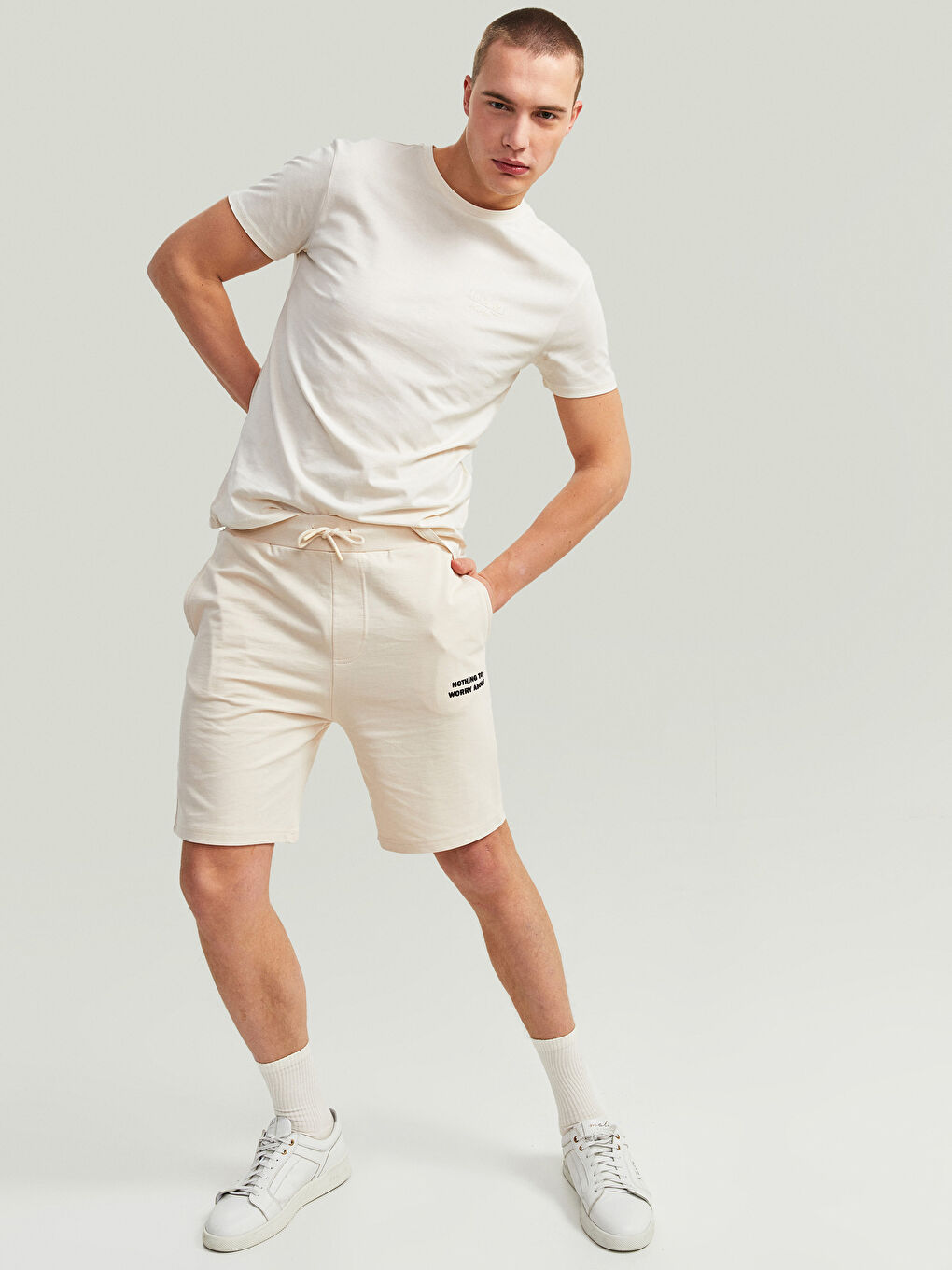 شورت رجالي محبوك بنقشة قياسية-2