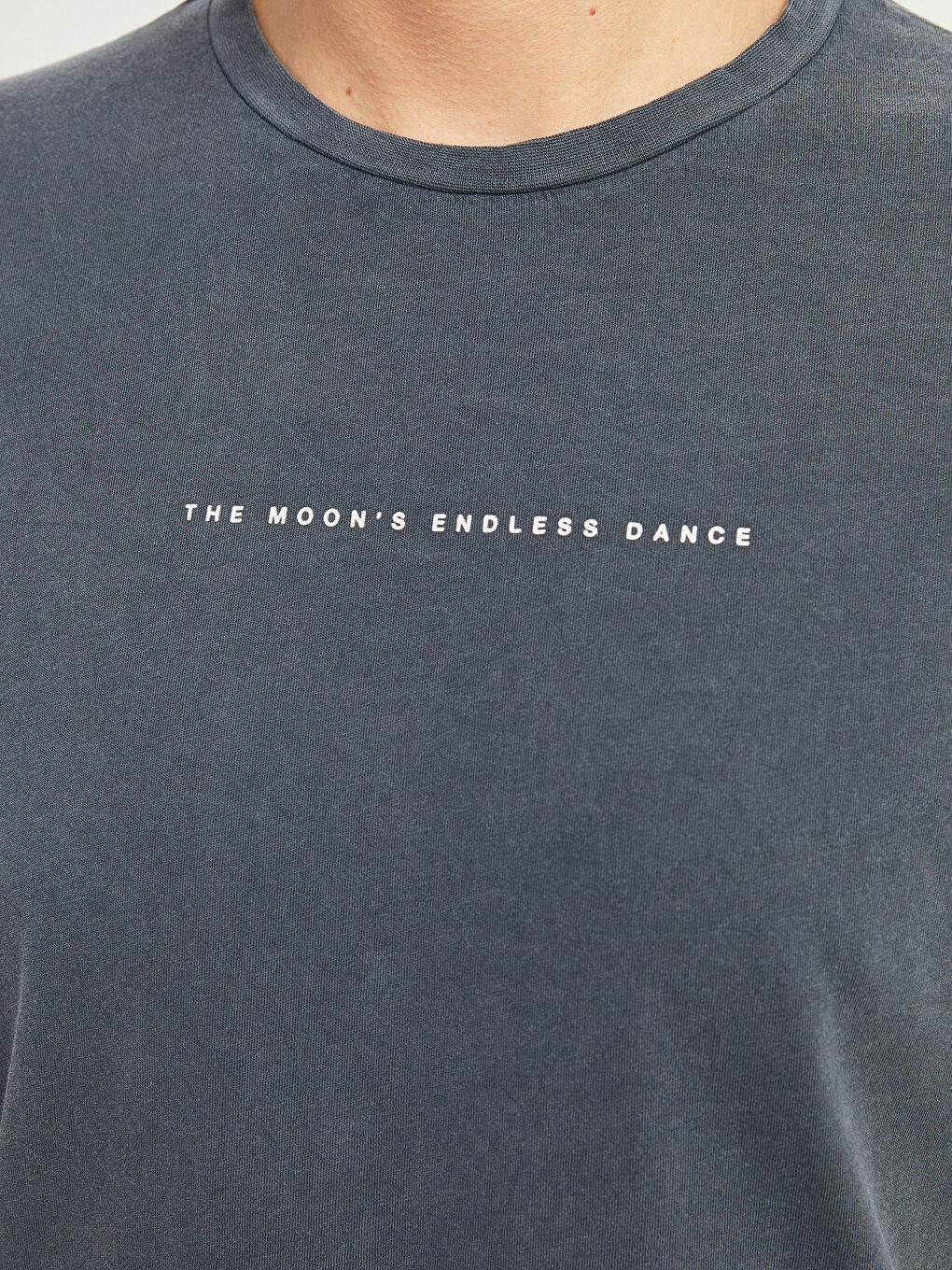 تيشيرت أوفراسايز ياقة دائرية كم قصير مطبوع جيرسي للرجال-2