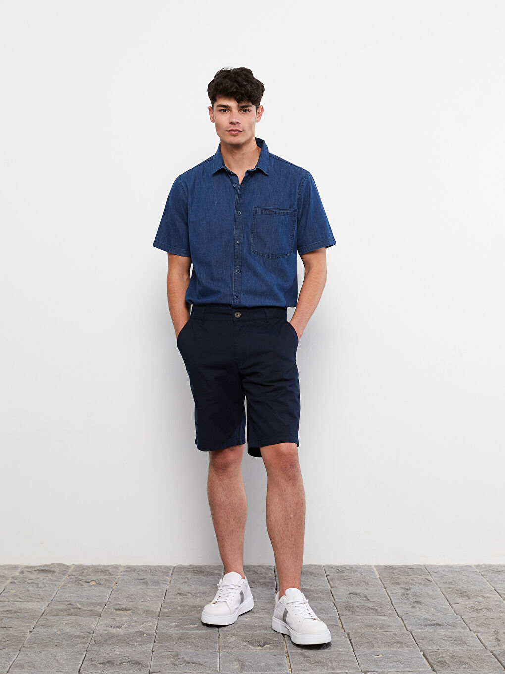 ерлерге арналған стандартты пішімдегі габардин шолақ шалбар