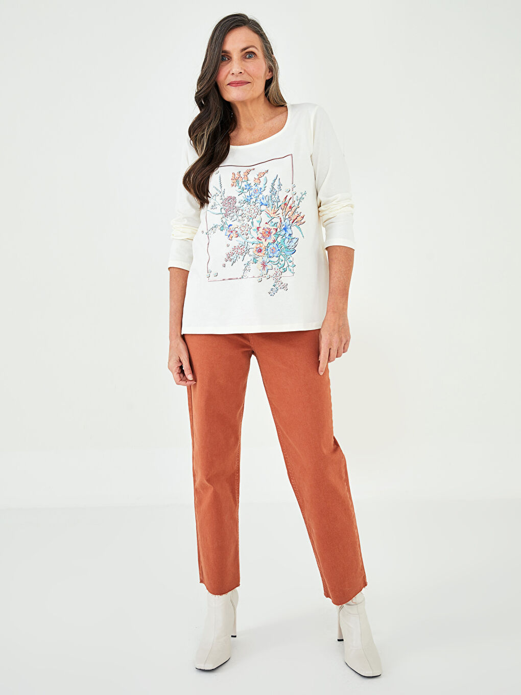 Ekru Bisiklet Yaka Baskılı Uzun Kollu Kadın Tişört-2