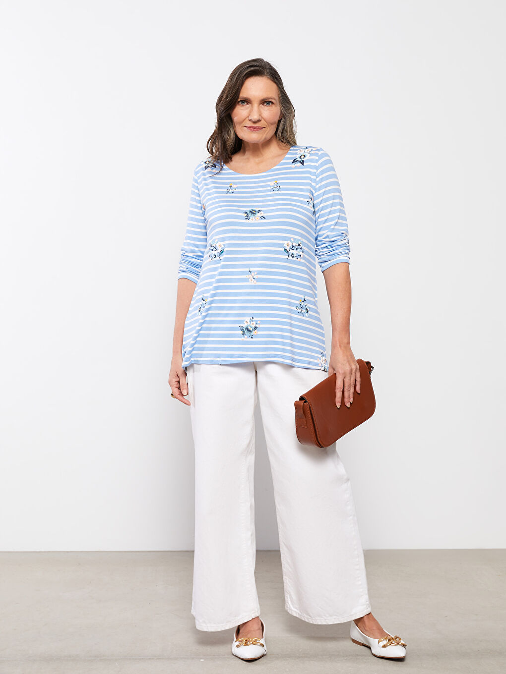 მრგვალი საყელო ზოლიანი გრძელმკლავიანი მაისური ქალებისთვის