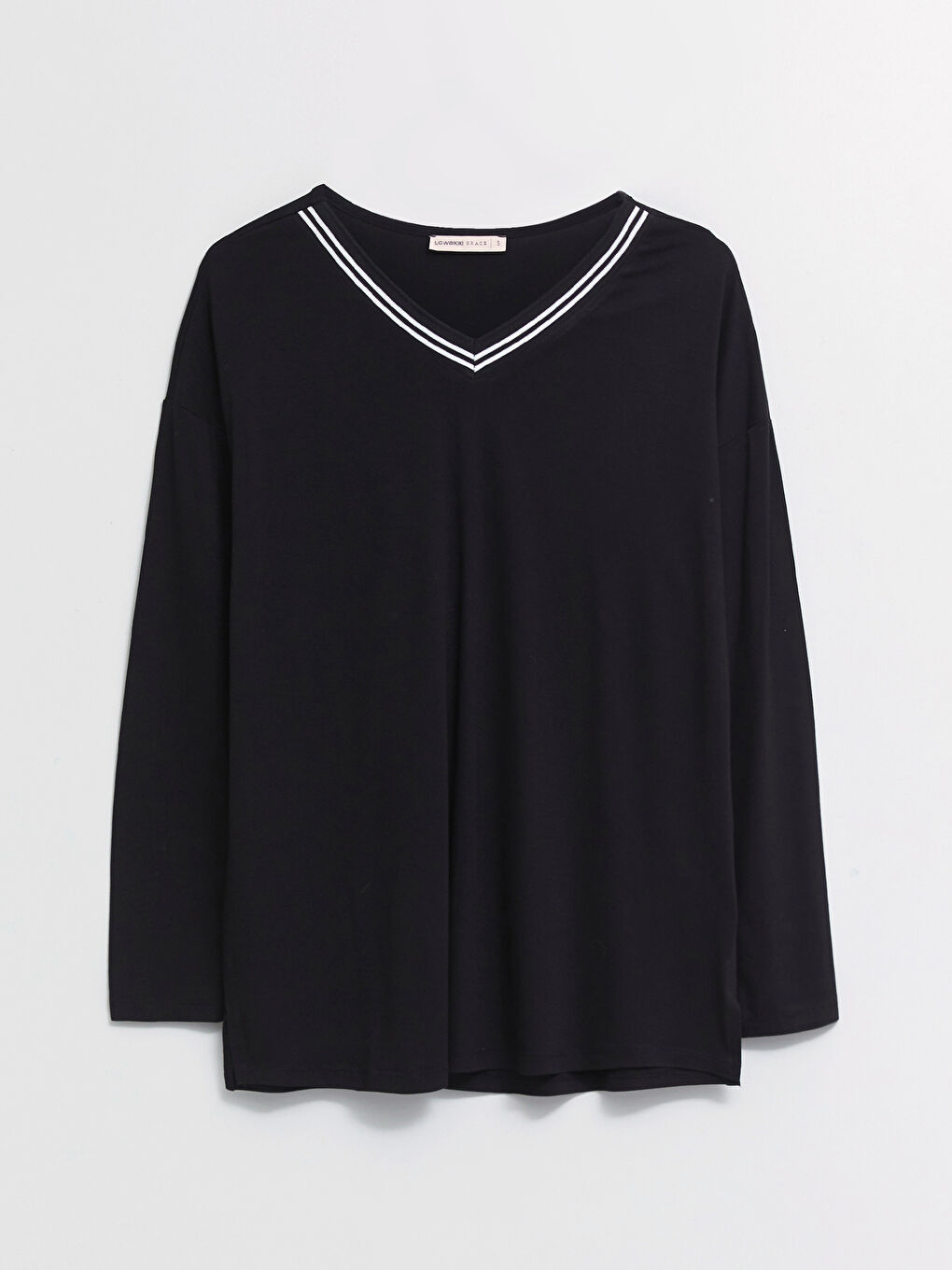 تيشيرت نسائي بأكمام طويلة وفتحة رقبة على شكل حرف V سادة-5