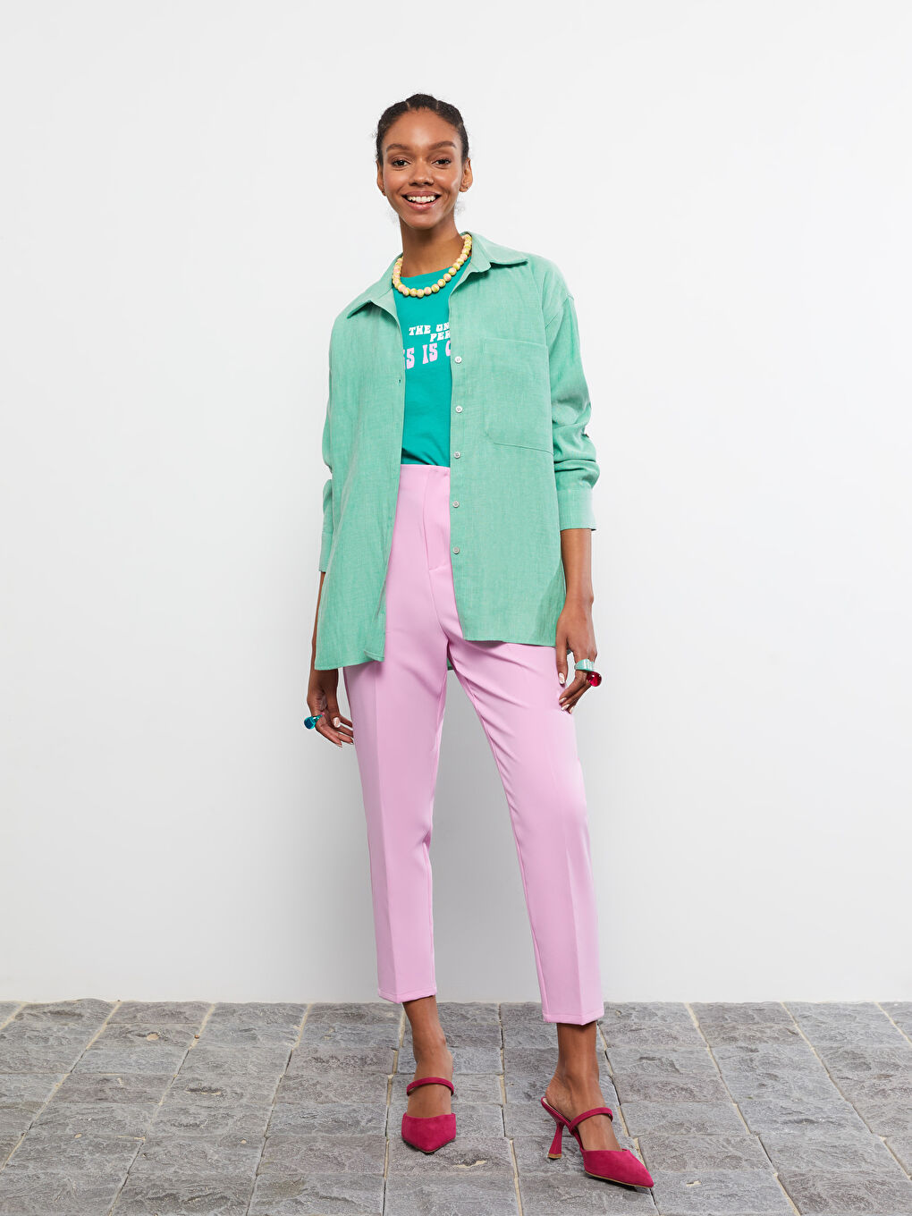 әйелдерге арналған ұзын жеңді түймелі стандартты пішімді жейде