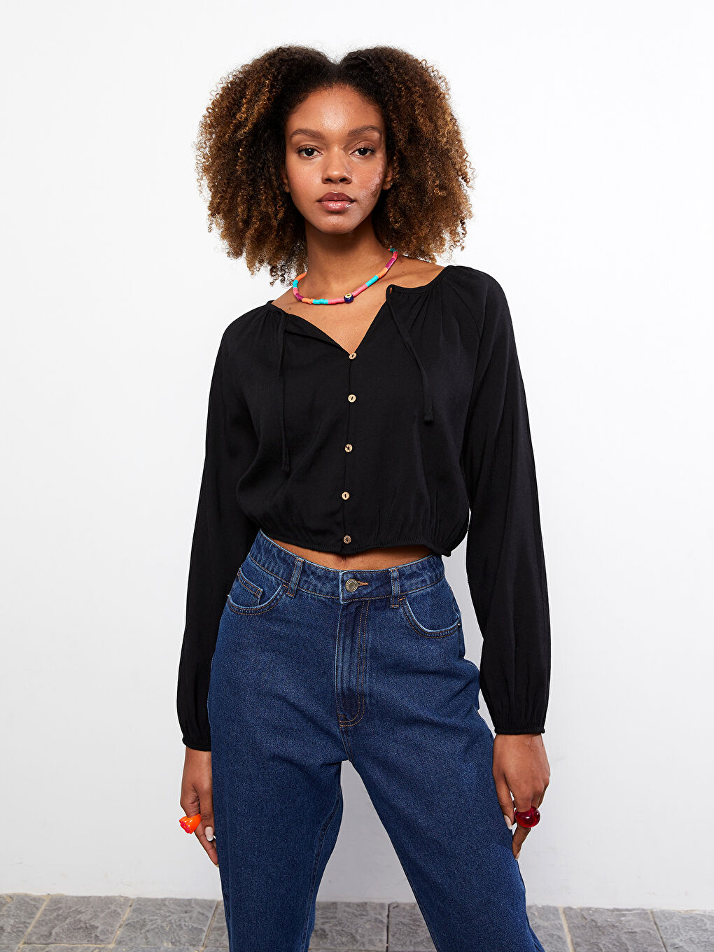 Blouse pour Femmes à Col Lavallière Uni à Manches Longues-1