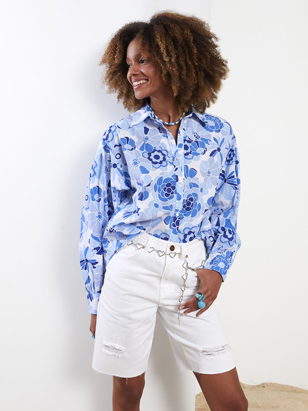 Mavi Önden Düğme Kapamalı Çiçekli Uzun Kollu Poplin Kadın Gömlek-1