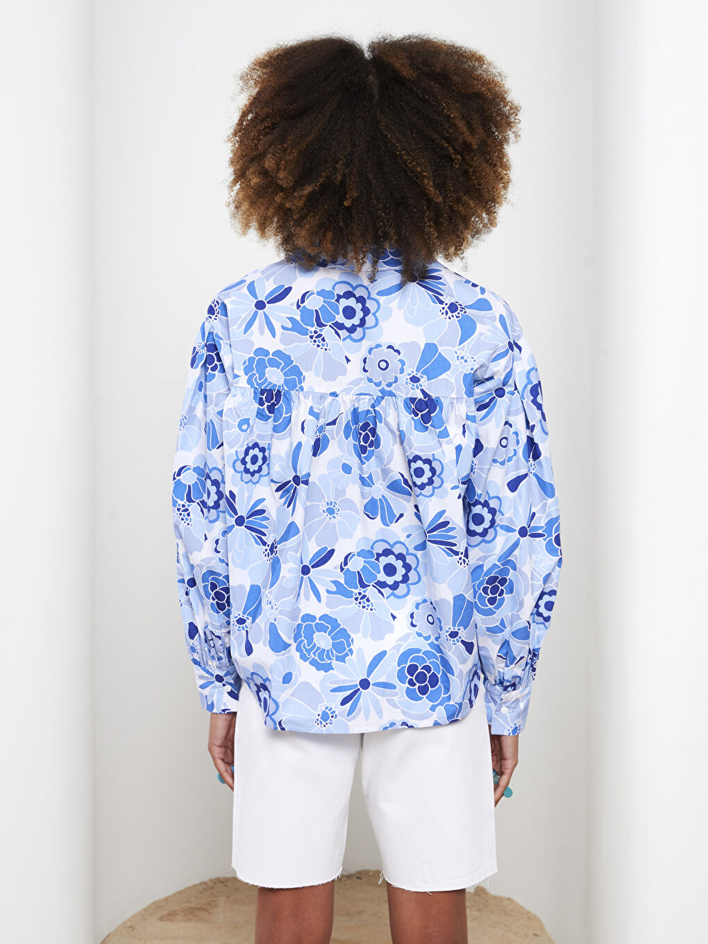 Mavi Önden Düğme Kapamalı Çiçekli Uzun Kollu Poplin Kadın Gömlek-4