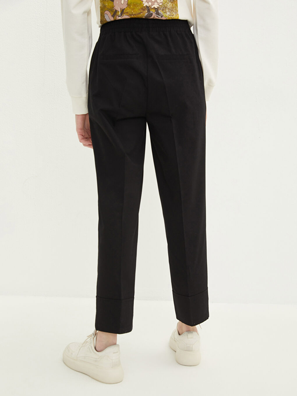 Siyah Beli Lastikli Düz Cep Detaylı Gabardin Kadın Pantolon-4