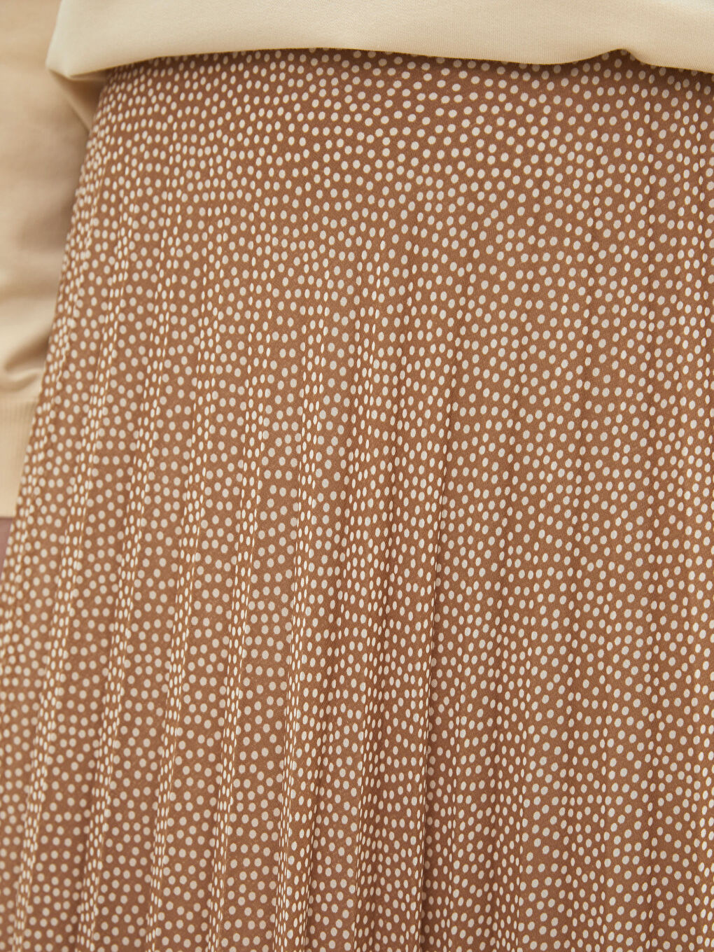 Kahverengi Beli Fermuarlı Puantiyeli Şifon Kadın Pileli Etek-4