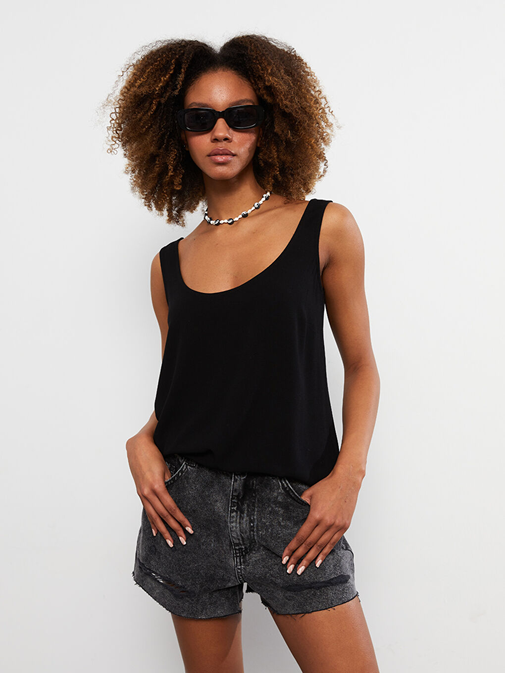 Short en Jean pour Femmes Taille Haute Coupe Maman Droite avec Poches-2
