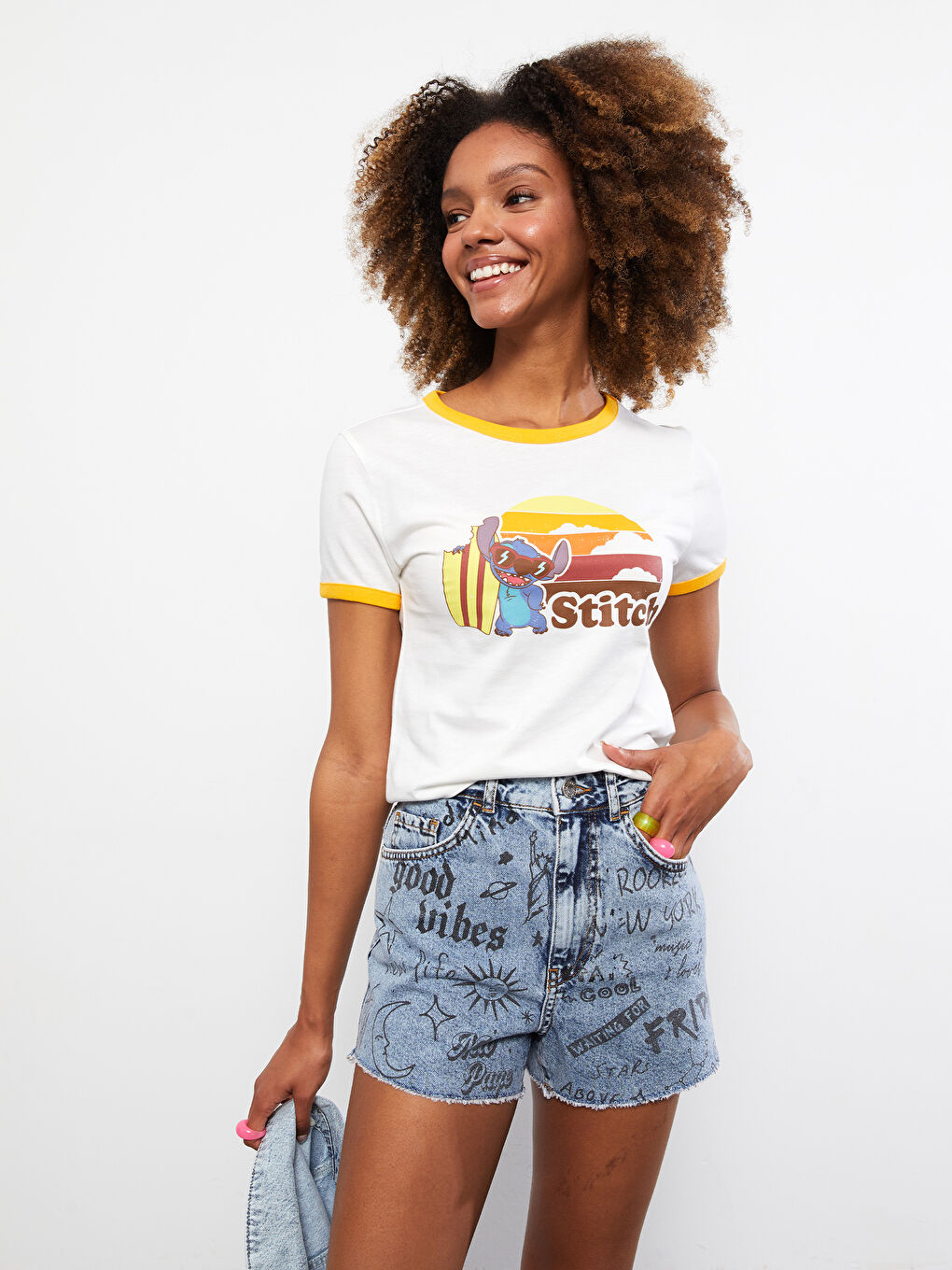 شورت جينز روديو حريمي بتفاصيل جيب مطبوعة بقصة مريحة و خصر عالي-3