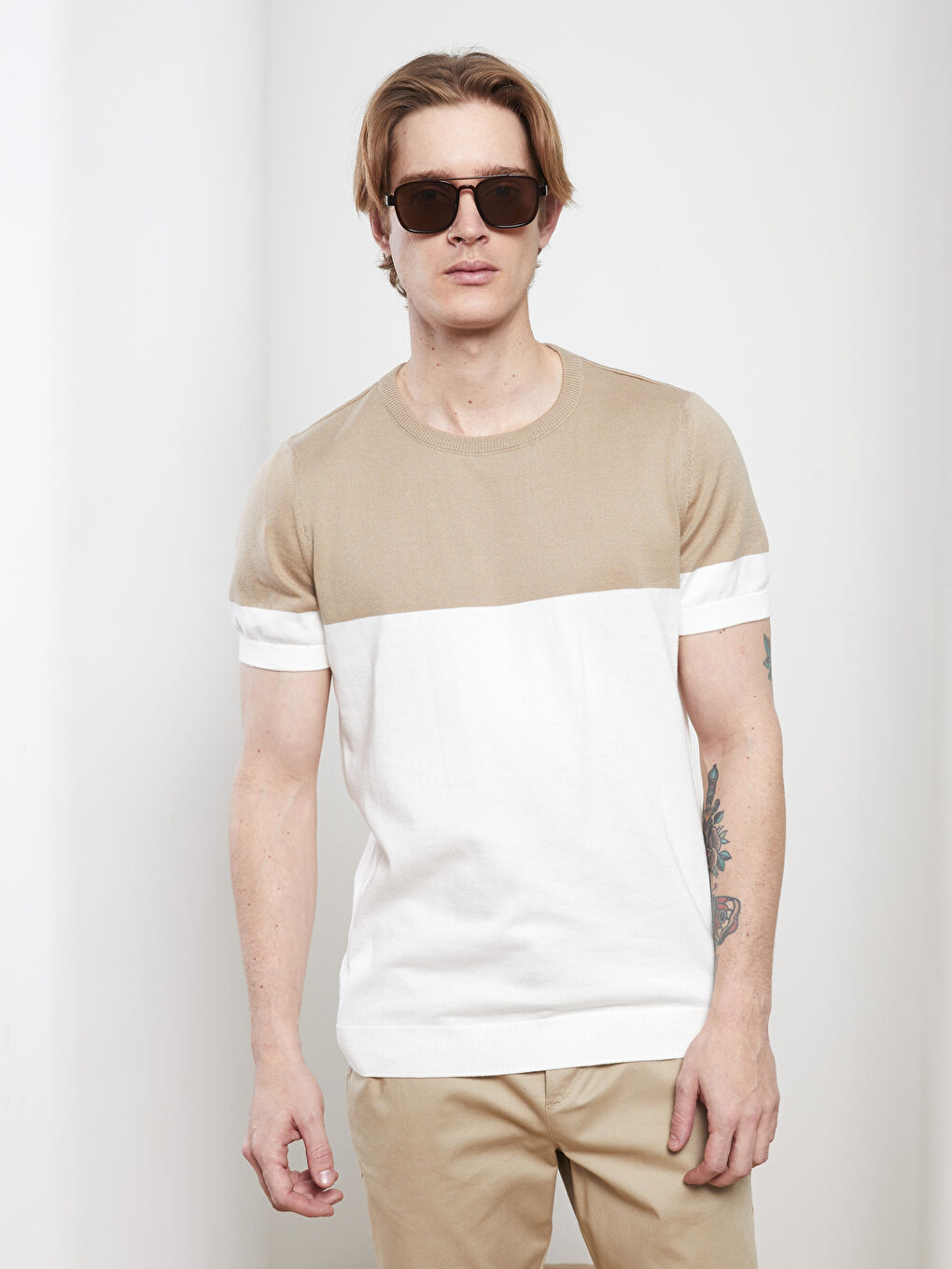 Beyaz Bisiklet Yaka Kısa Kollu Renk Bloklu Erkek Triko Kazak-4