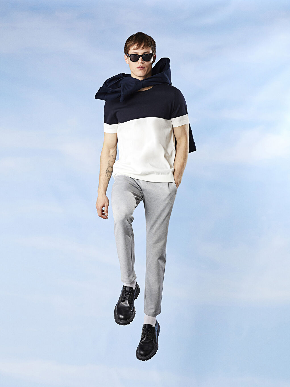 Lacivert Bisiklet Yaka Kısa Kollu Renk Bloklu Erkek Triko Kazak-1