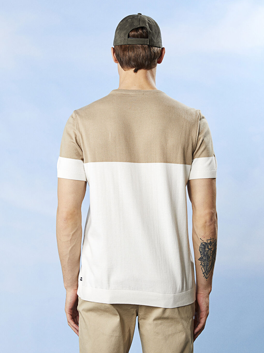 Beyaz Bisiklet Yaka Kısa Kollu Renk Bloklu Erkek Triko Kazak-2