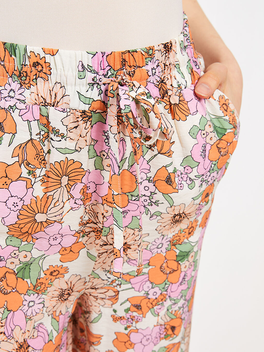 Elastic Waist Comfortable Fit Floral Pocket Detailed Women's Trousers-4