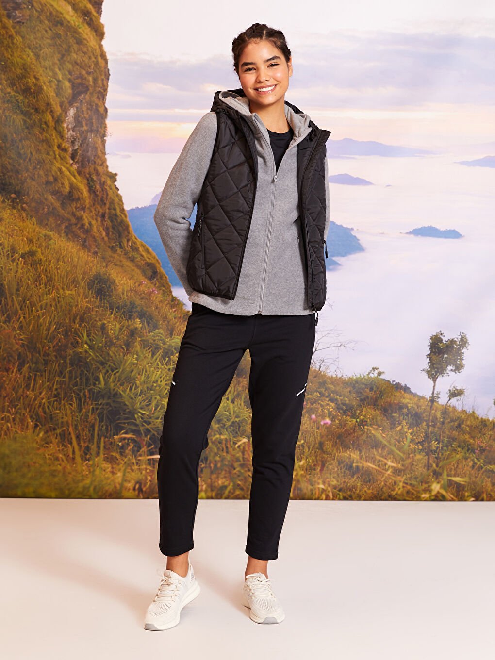 Hooded Quilted Women's Outdoor Inflatable Vest-2