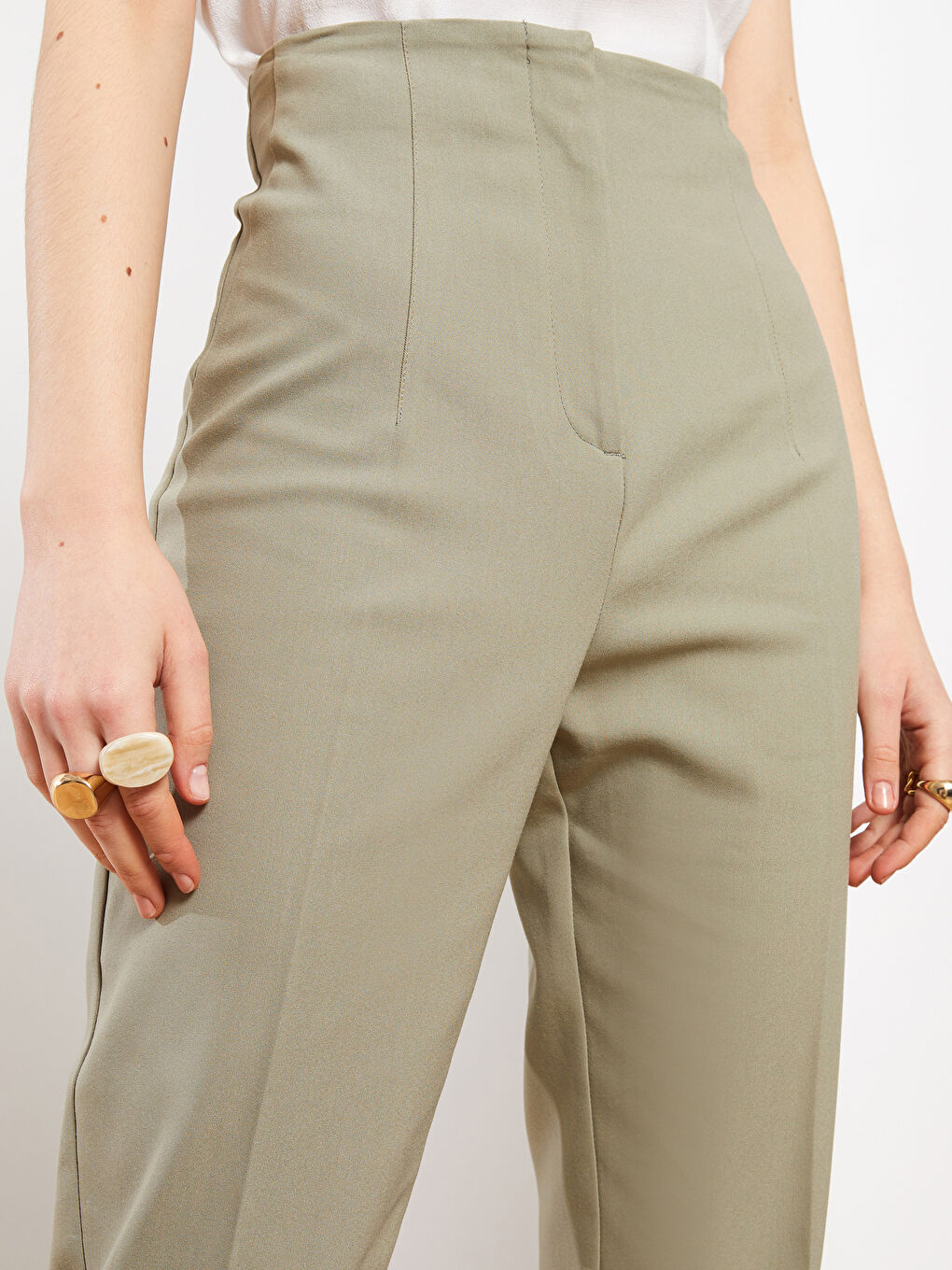 Women's High Waist Regular Fit Plain Trousers-3