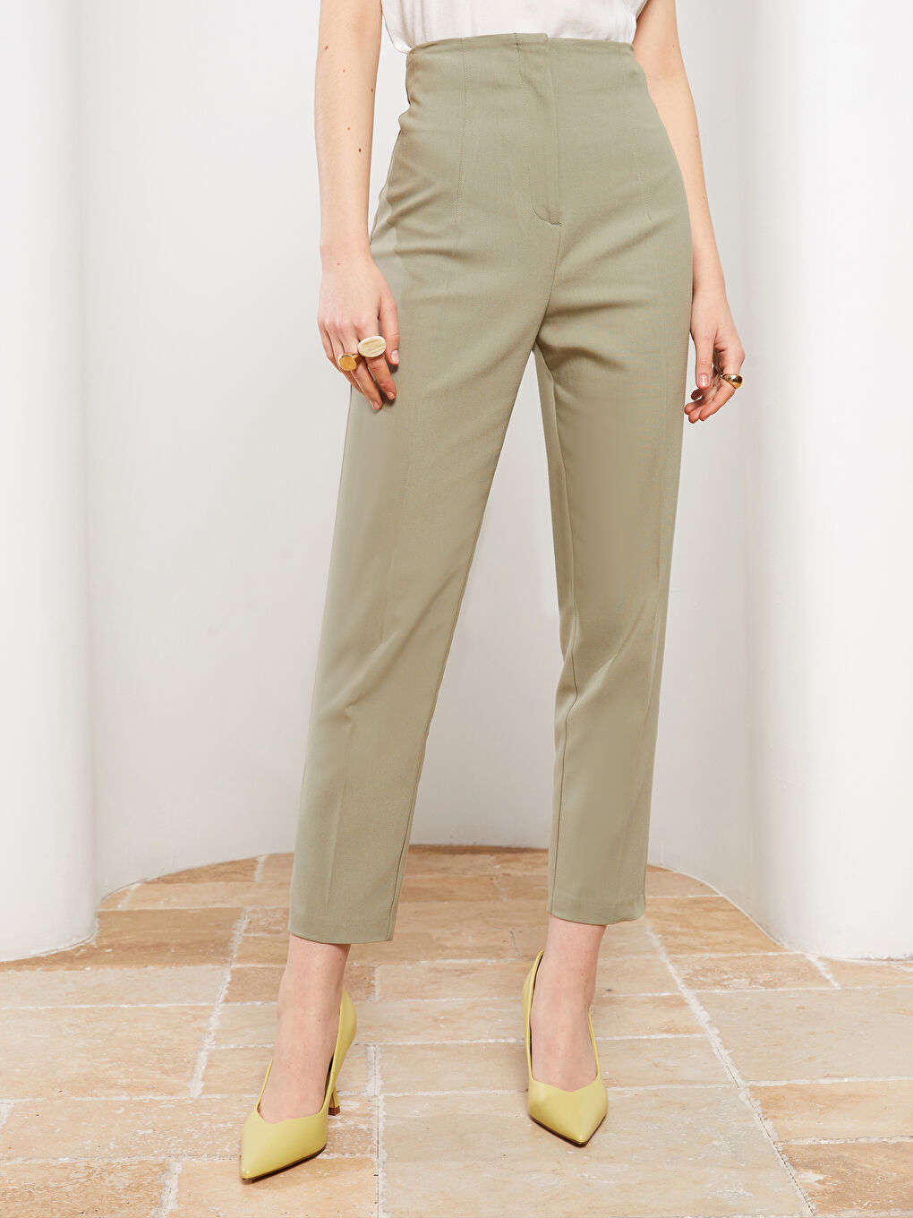 Women's High Waist Regular Fit Plain Trousers-4