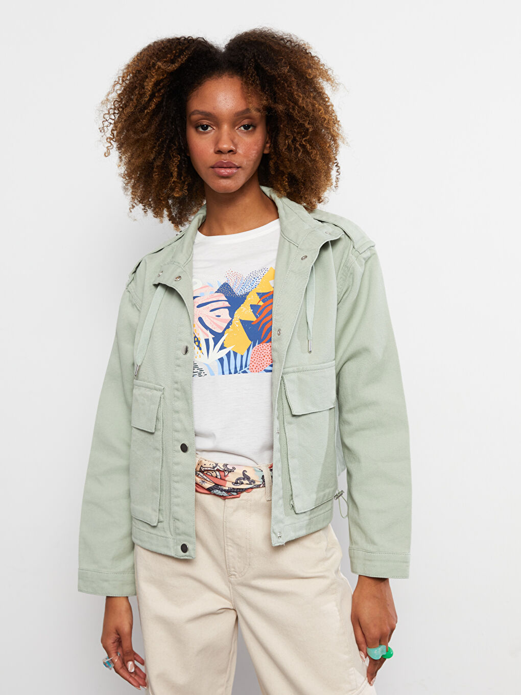 Yeşil Dik Yaka Düz Uzun Kollu Gabardin Kadın Mont-1