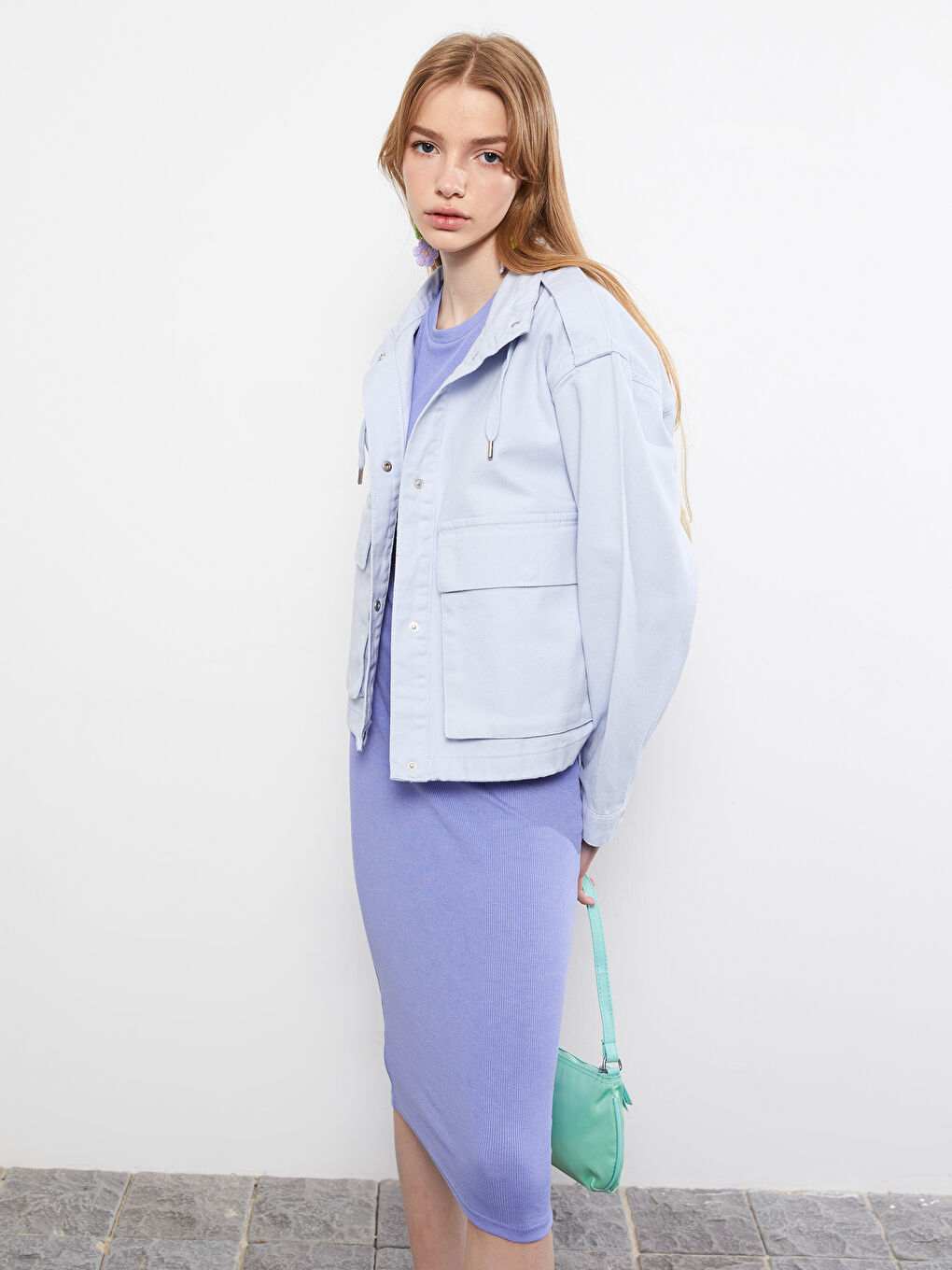 Mavi Dik Yaka Düz Uzun Kollu Gabardin Kadın Mont-1