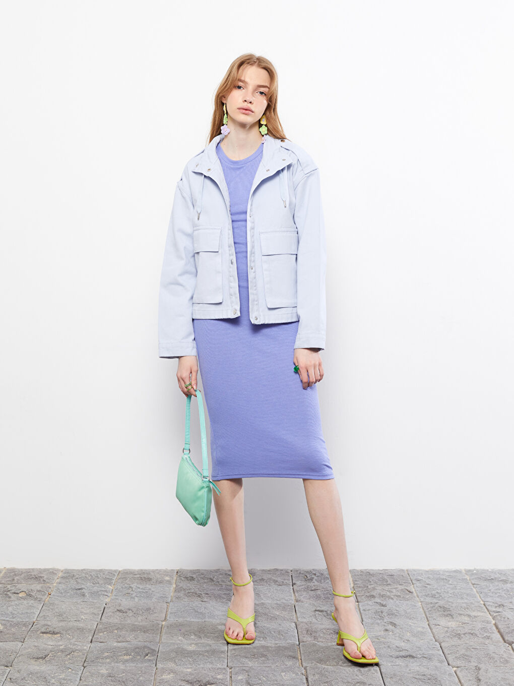 Mavi Dik Yaka Düz Uzun Kollu Gabardin Kadın Mont-2