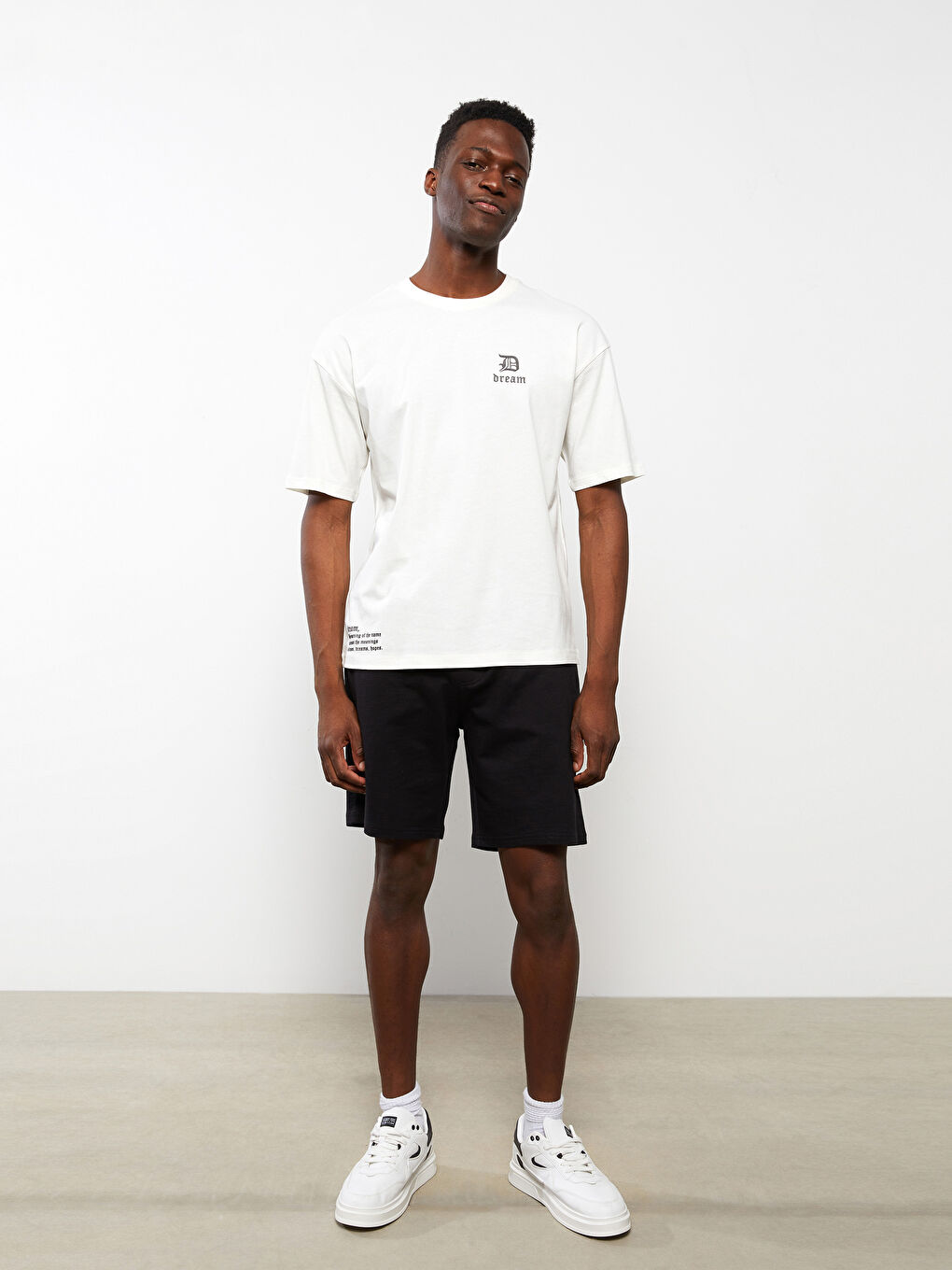 Beyaz Bisiklet Yaka Kısa Kollu Baskılı Penye Erkek Tişört