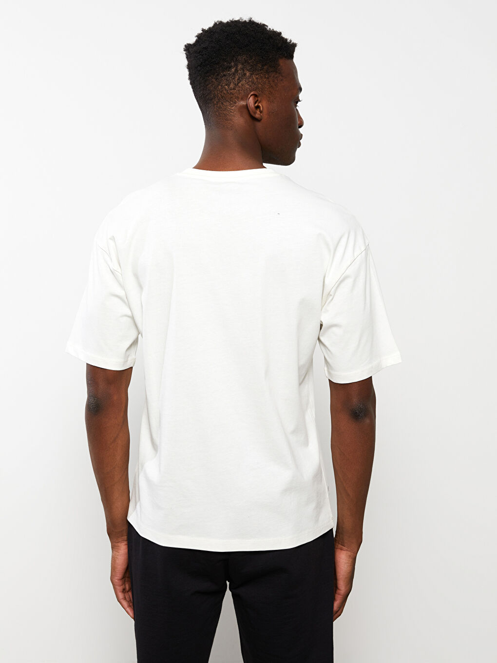 Beyaz Bisiklet Yaka Kısa Kollu Baskılı Penye Erkek Tişört-4