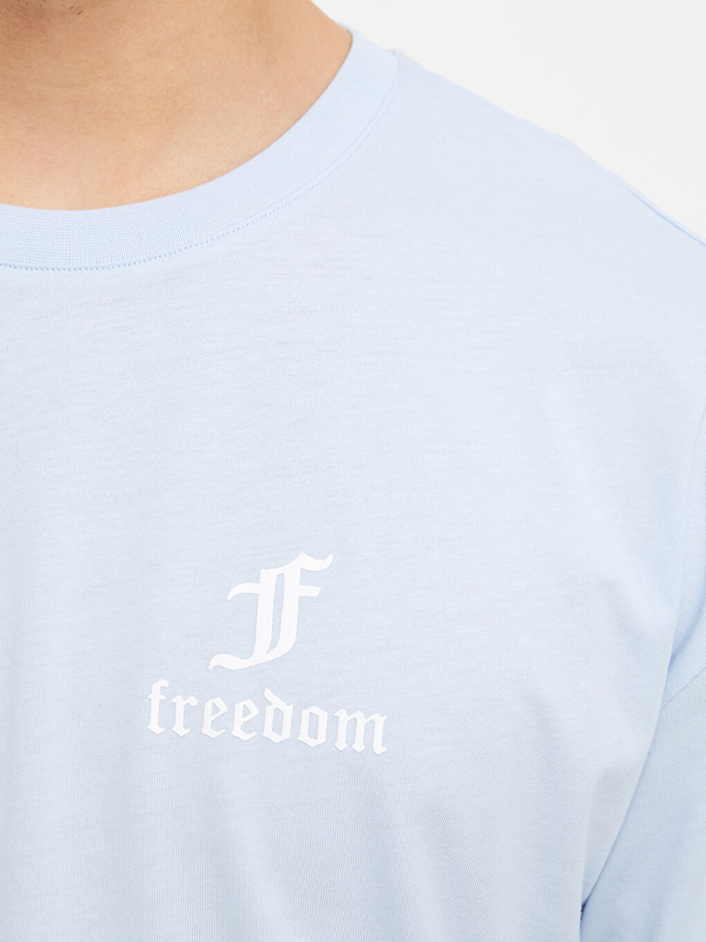 تيشيرت رجالي ياقة دائرية كم قصير مطبوع قطن ممشط-3