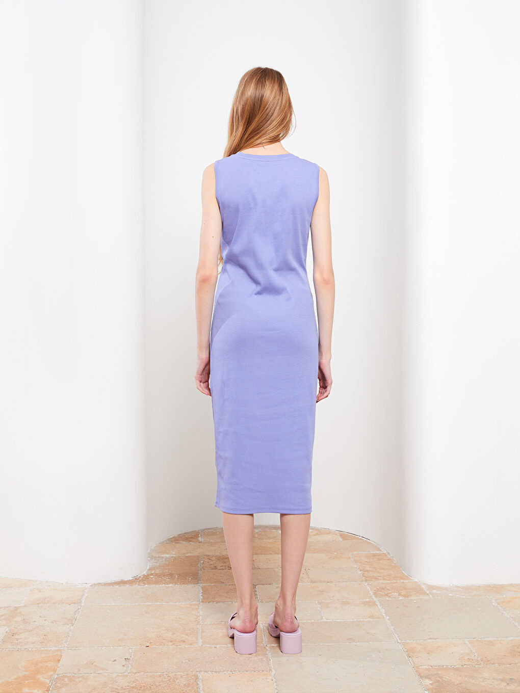 فستان ضيّق على الجسم بدون أكمام بياقة دائرية للسيدات-4