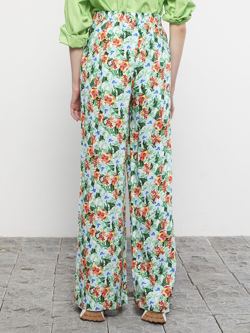 LC Waikiki Elastic Waist Patterned Viscose Women Trousers -S2G149Z8-LRR