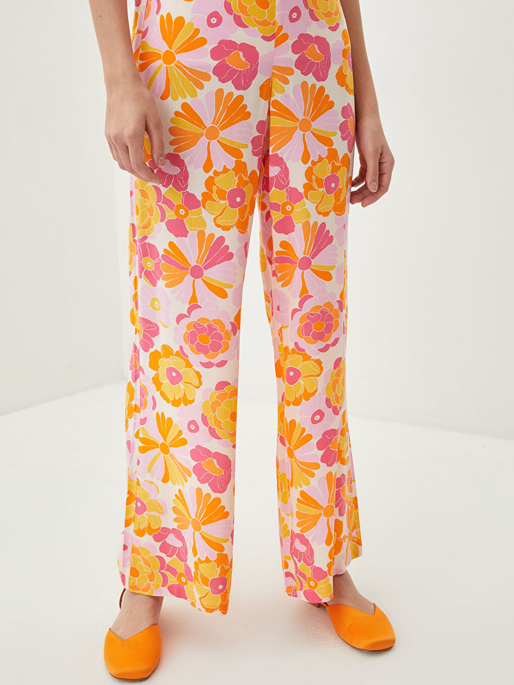 Elastic Waist Patterned Viscose Women Trousers-3