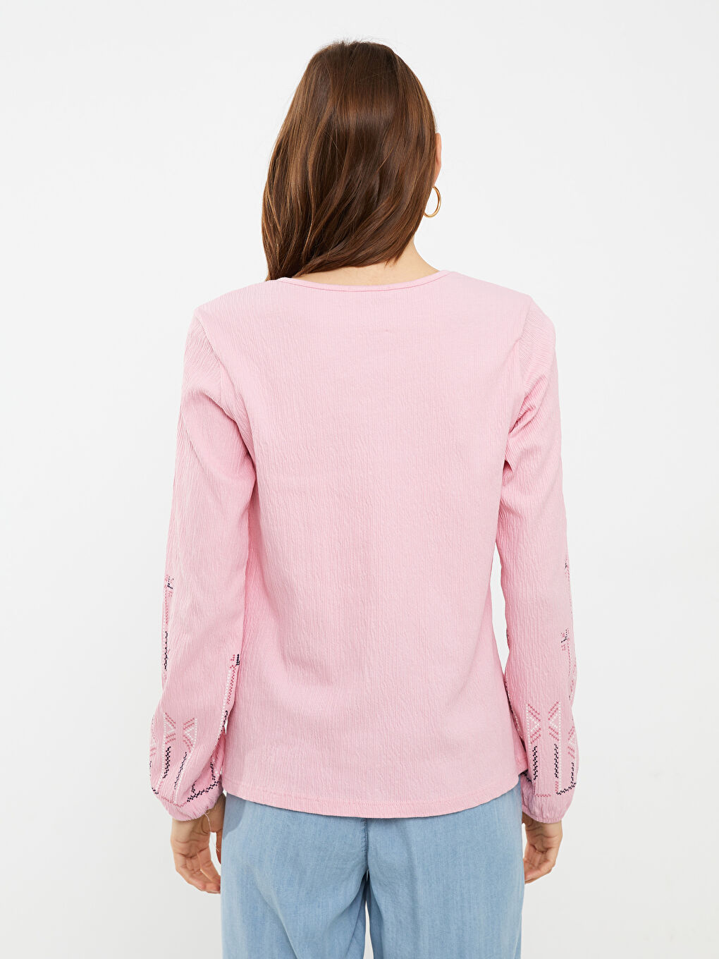 Blouse pour Femmes à Manches Longues avec Col Lavallière Brodé-4