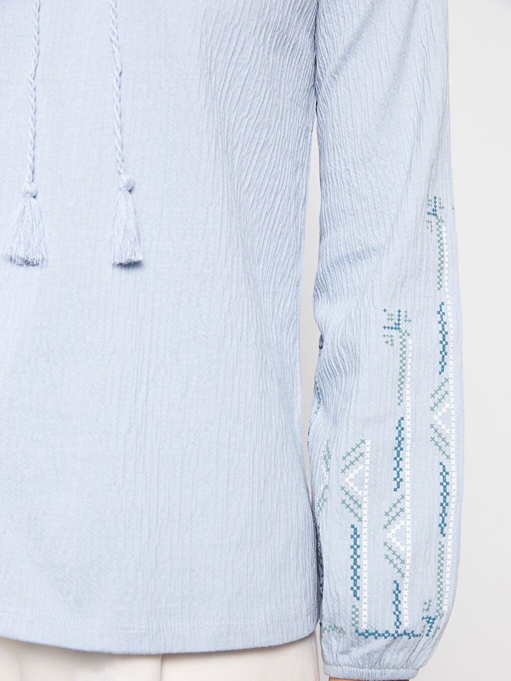 Turkuaz Bağlamalı Yaka Baskılı Uzun Kollu Kadın Bluz-3