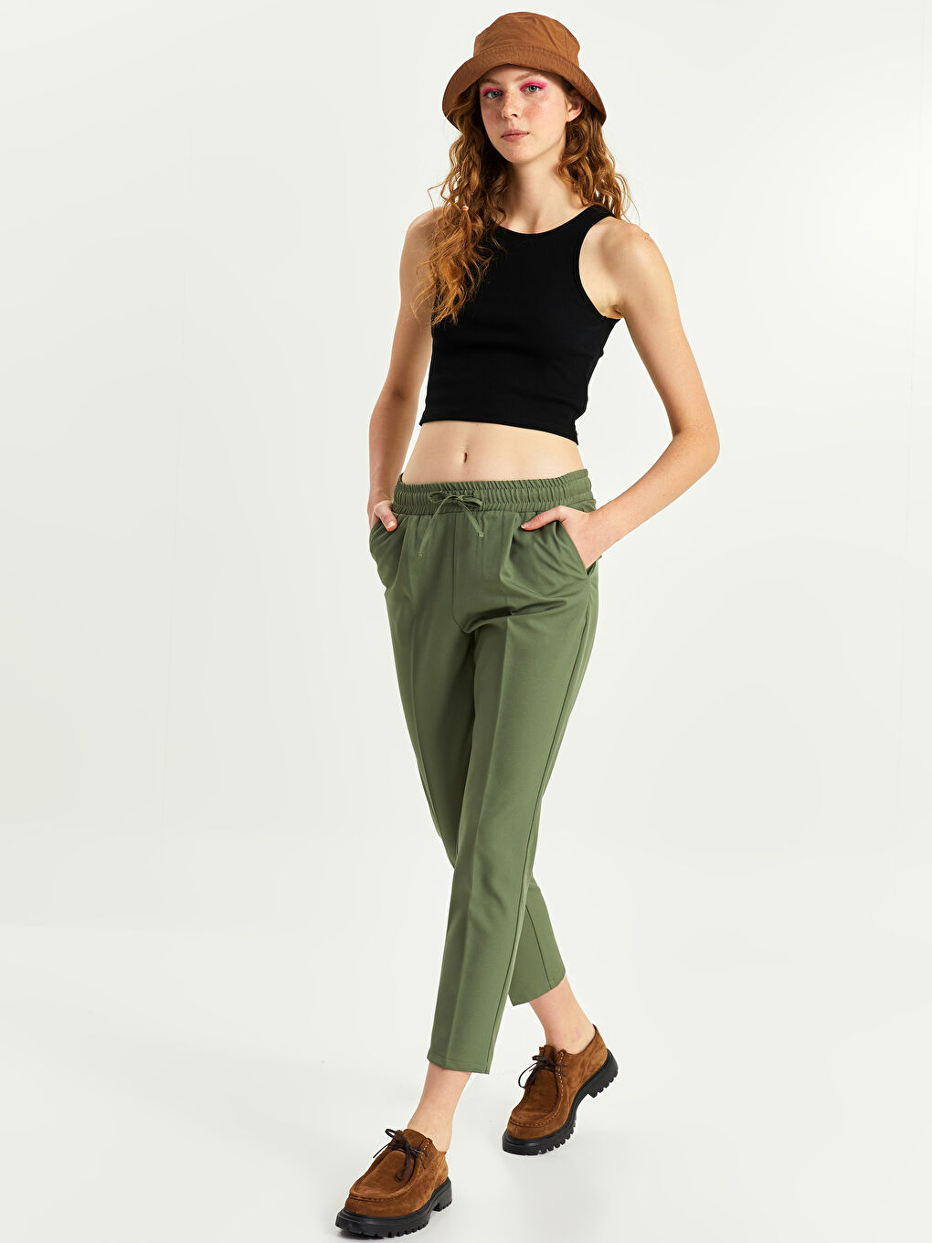 Yeşil Beli Lastikli Düz Cep Detaylı Kadın Pantolon-1