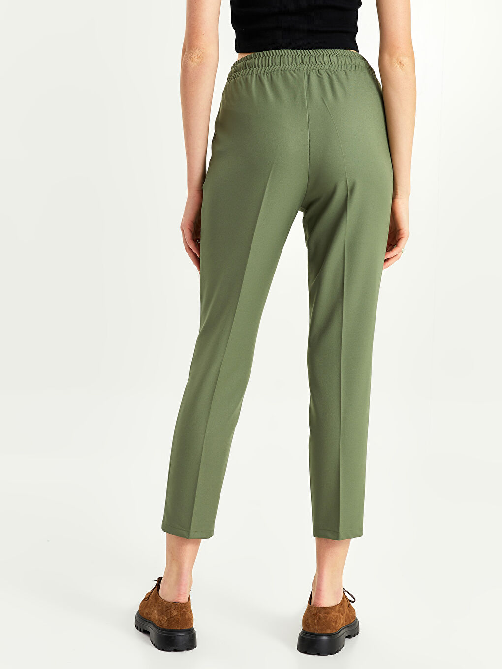 Yeşil Beli Lastikli Düz Cep Detaylı Kadın Pantolon-4