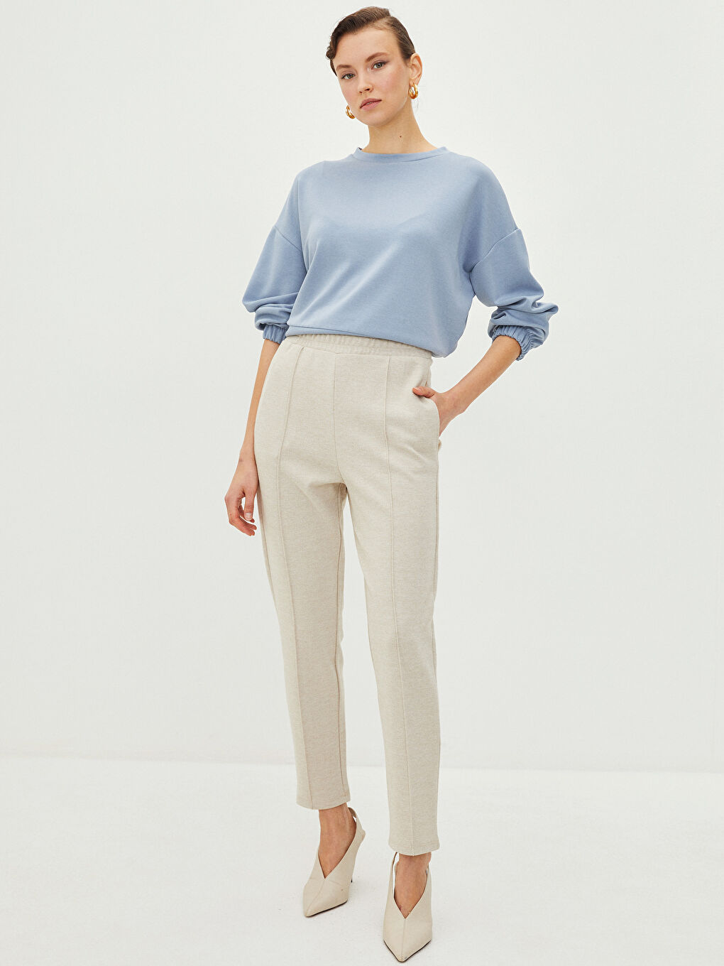 Bej Beli Lastikli Düz Cep Detaylı Pike Kumaş Kadın Eşofman Altı-1