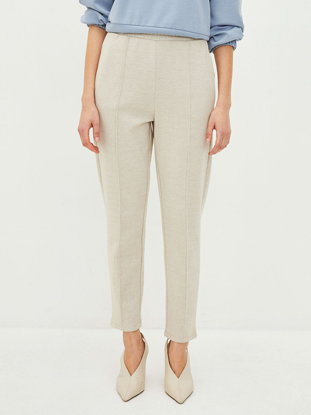 Bej Beli Lastikli Düz Cep Detaylı Pike Kumaş Kadın Eşofman Altı-2