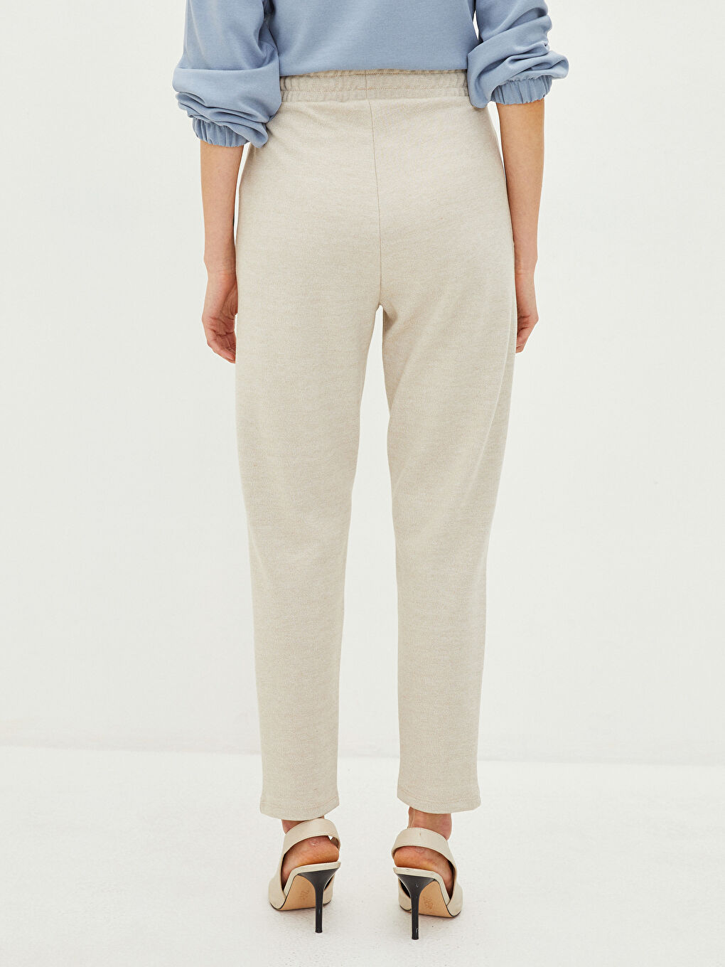 Bej Beli Lastikli Düz Cep Detaylı Pike Kumaş Kadın Eşofman Altı-3