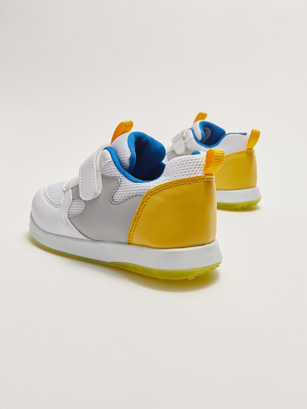 Chaussures de Sport Garçon à Lacets et Velcro avec Détails en Mesh et Semelle Lumineuse-5