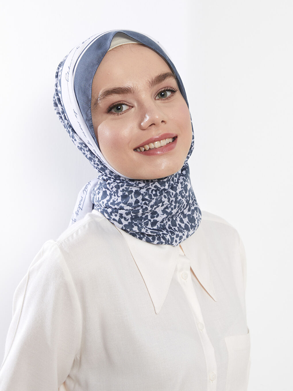 Desenli Kadın Şal-2