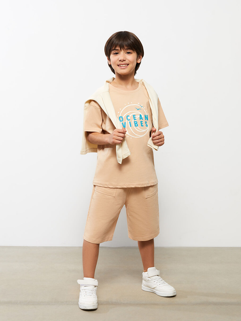 Bej Bisiklet Yaka Baskılı Kısa Kollu Pamuklu Erkek Çocuk Tişört-1