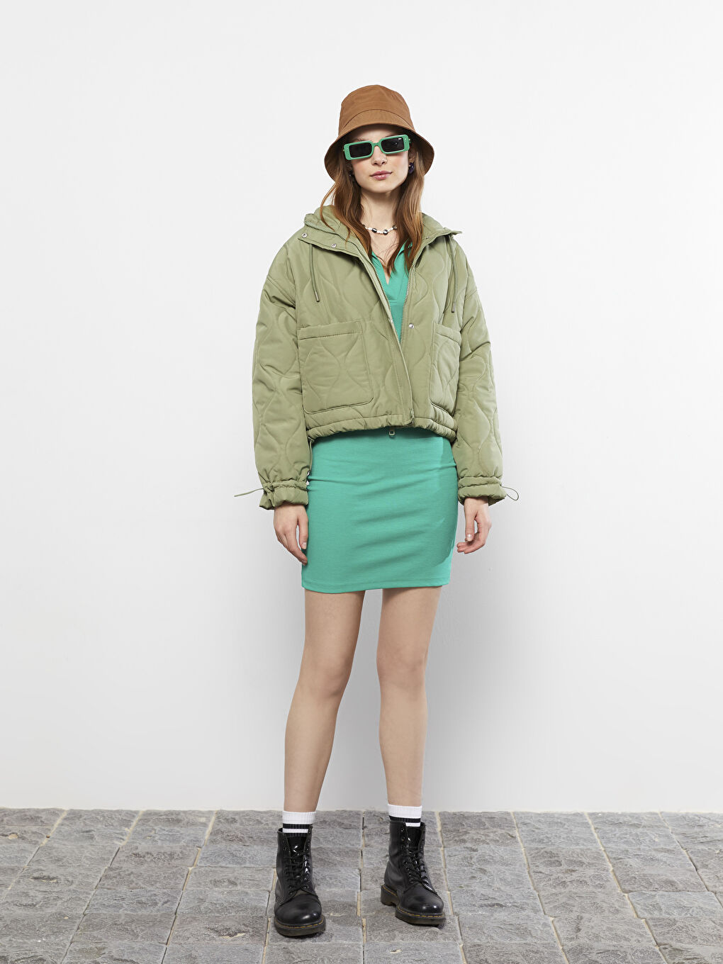 Haki Kapüşonlu Kapitone Kadın Şişme Mont