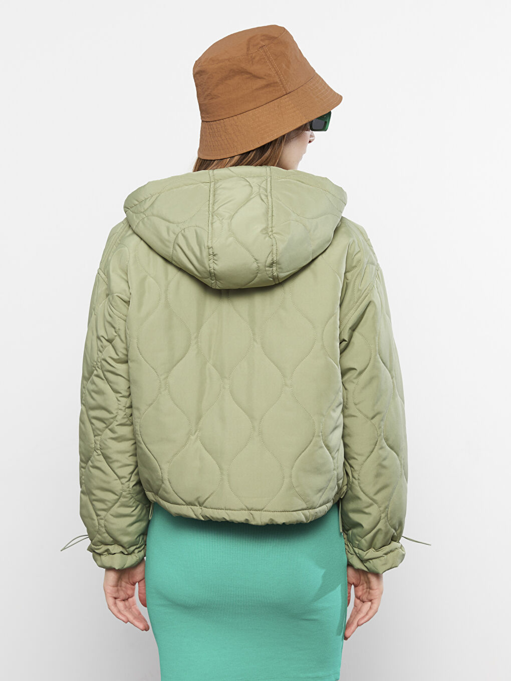 Haki Kapüşonlu Kapitone Kadın Şişme Mont-5