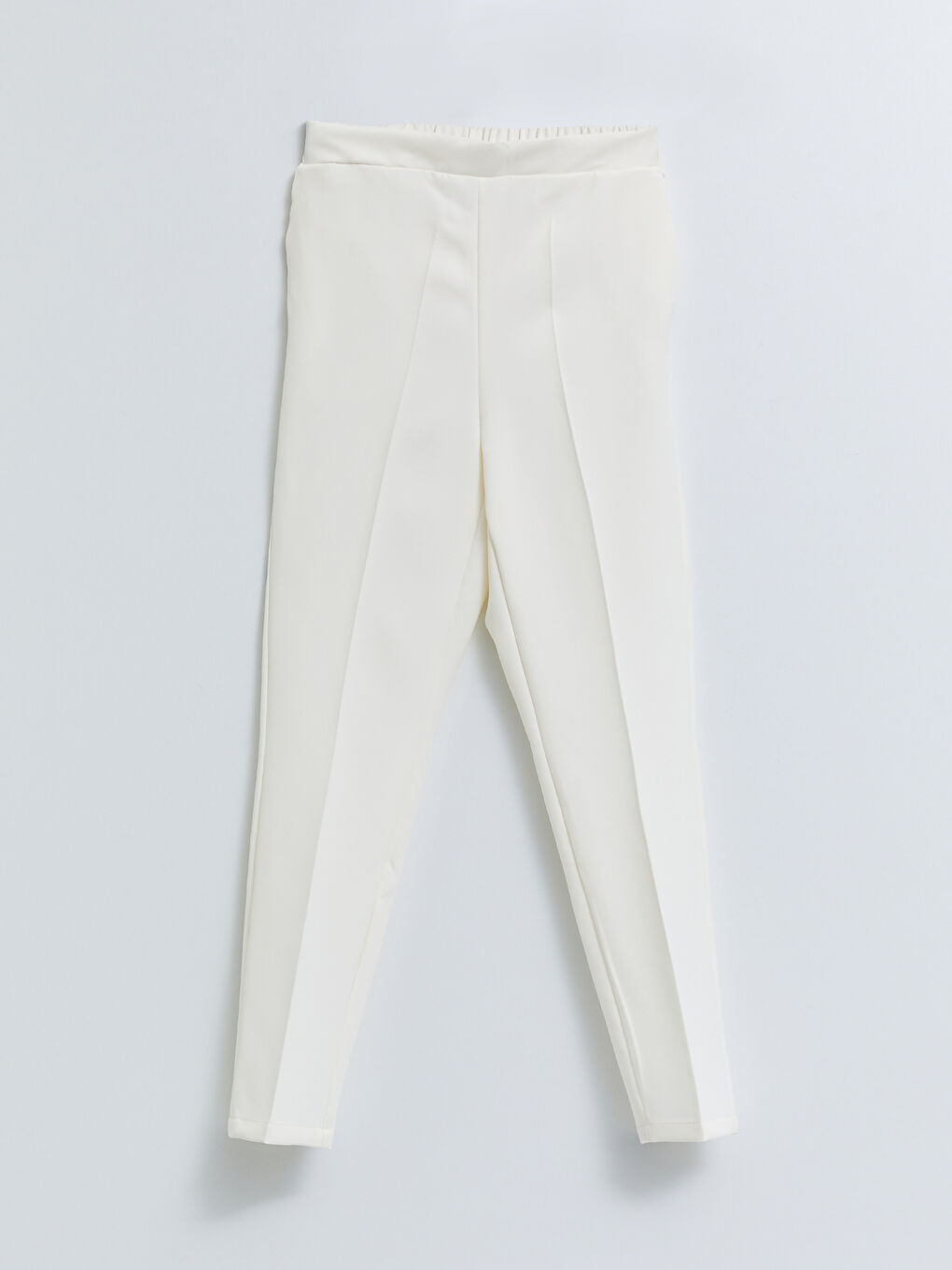 LCWAIKIKI Classic Elastic Waist Standard Fit Pocket Detailed Women's Trousers -S2G368Z8-FEW