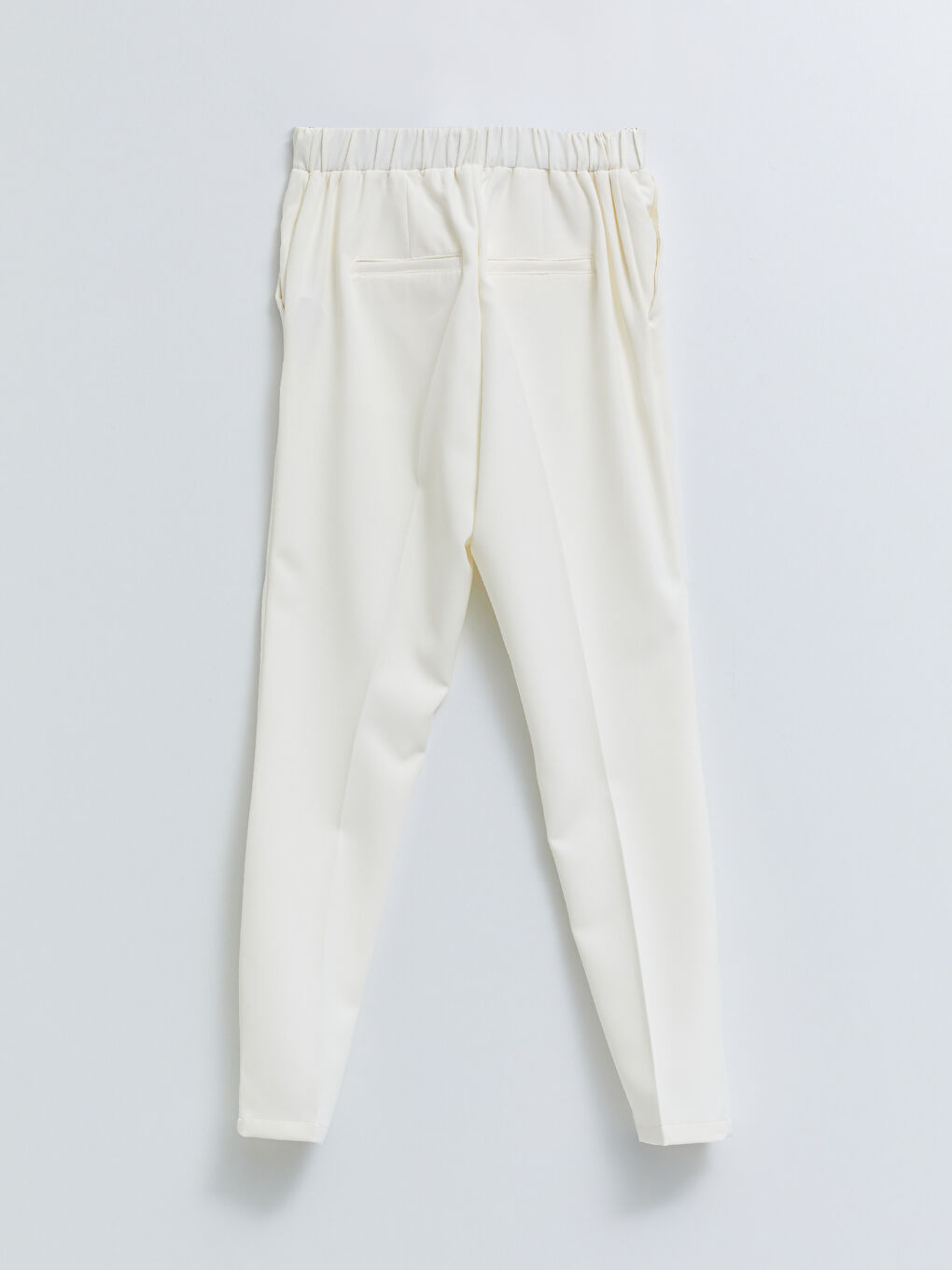 LCWAIKIKI Classic Elastic Waist Standard Fit Pocket Detailed Women's Trousers -S2G368Z8-FEW
