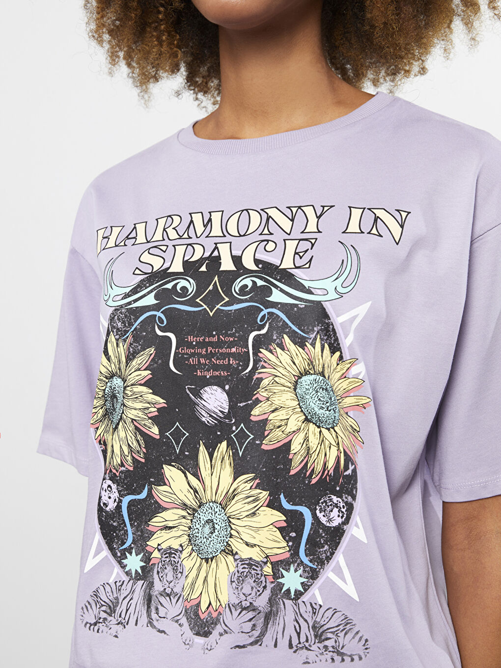 Lila Bisiklet Yaka Baskılı Kısa Kollu Pamuklu Kadın Tişört-4